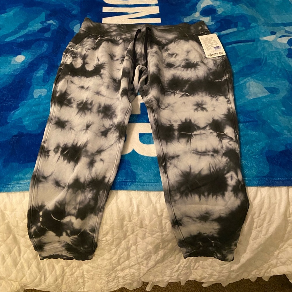 Lululemon Warn Down Joggers